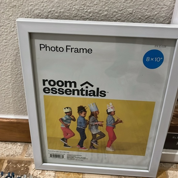 Assorted 8x10 frames - Picture 2 of 7